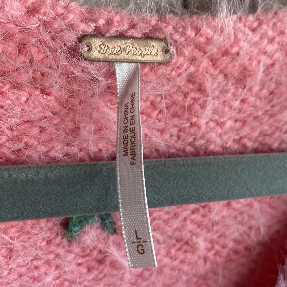 Free People NWT Winter Bloom Crewneck Raglan Sleeve Rosette detail Pullover lge - Picture 10 of 12